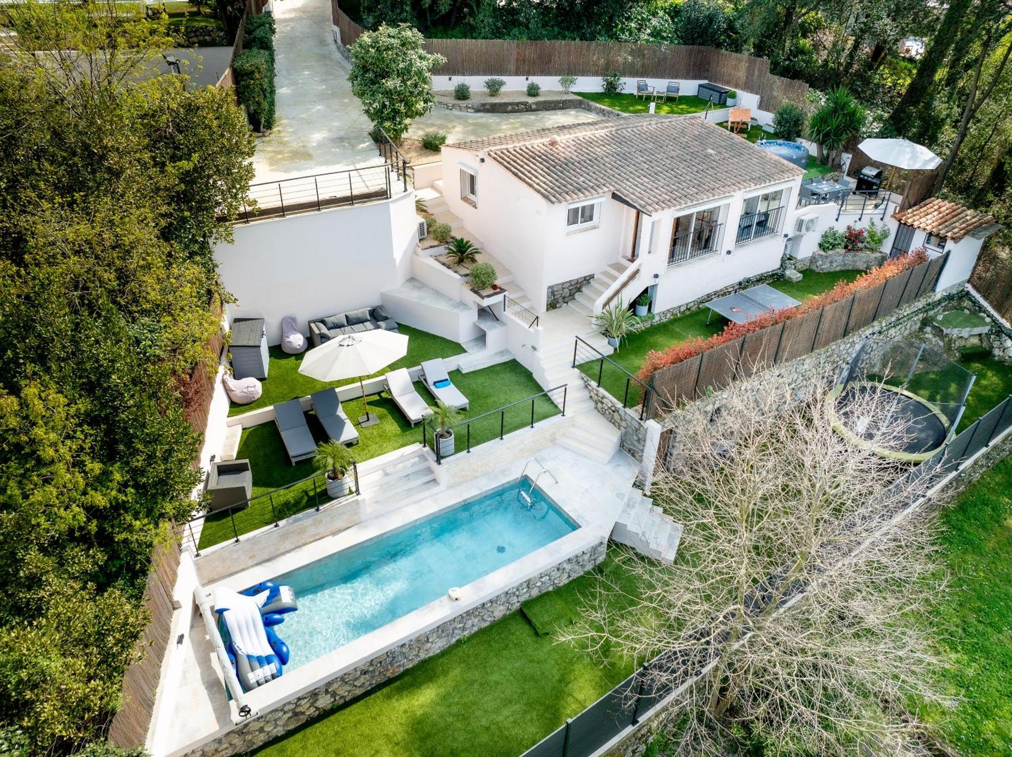 Piscine-Jacuzzi-Videoprojecteur-Clim La Perle Rare Villa มูแฌ็ง ภายนอก รูปภาพ