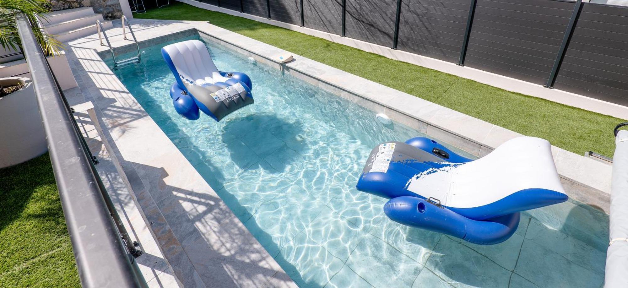 Piscine-Jacuzzi-Videoprojecteur-Clim La Perle Rare Villa มูแฌ็ง ภายนอก รูปภาพ